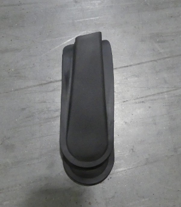 STRUT COVER, FRONT, GROMMET DRIVERS SIDE - ANTHEM / PEAK