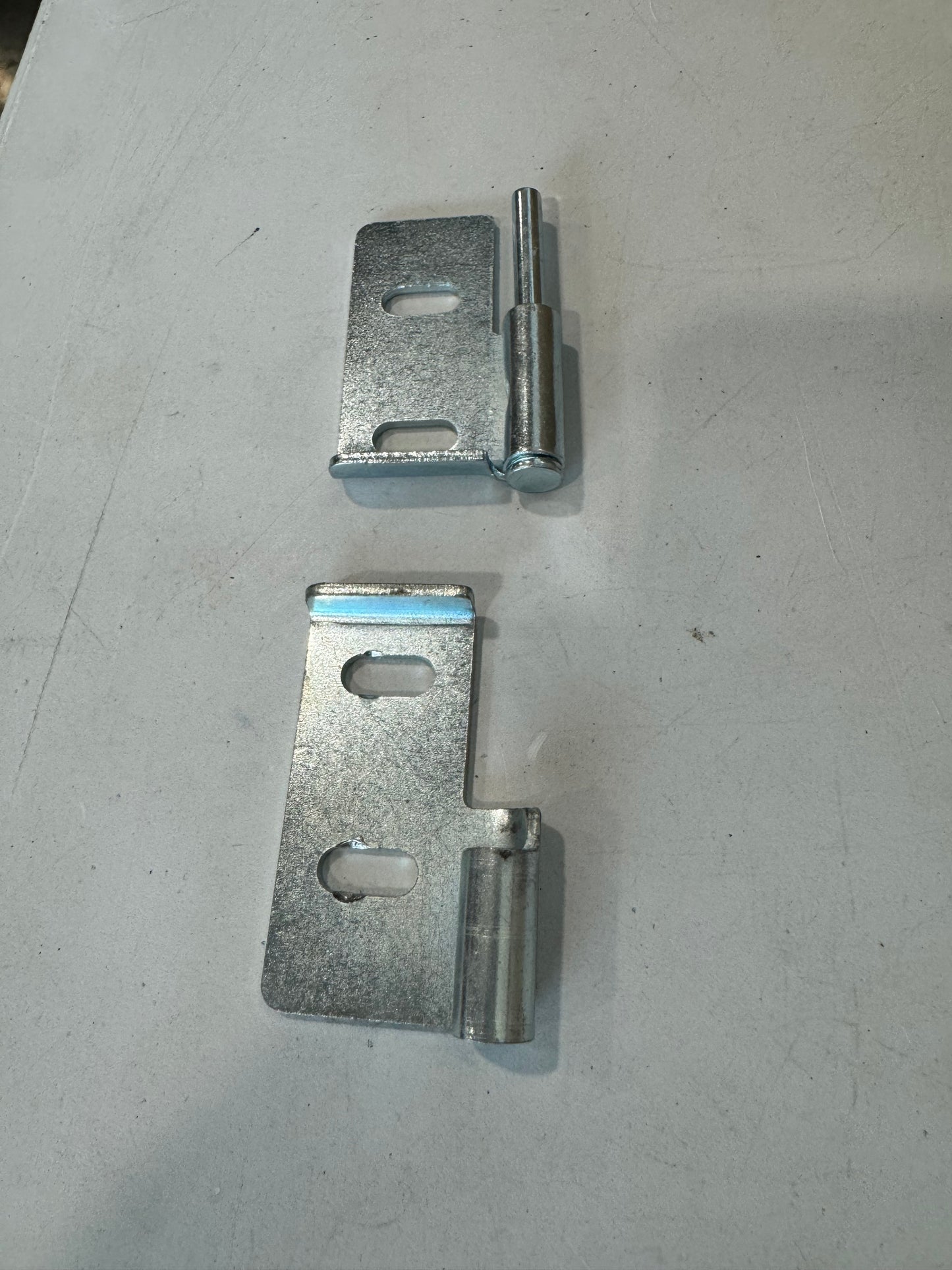 SEAT HINGE, PAIR, 2024 V