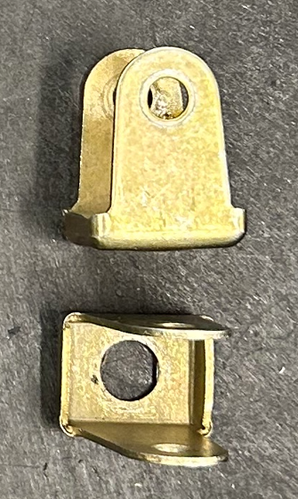 TIE ROD END BRACKET, EARLY PEAK, MOUNTS TO STEERING RACK