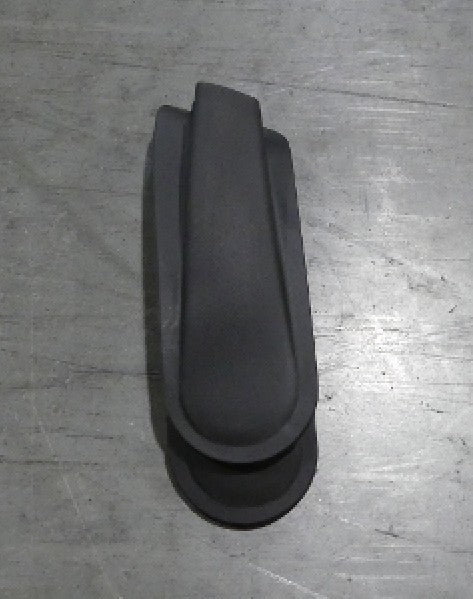 STRUT COVER, FRONT, GROMMET PASSENGER SIDE - ANTHEM / PEAK
