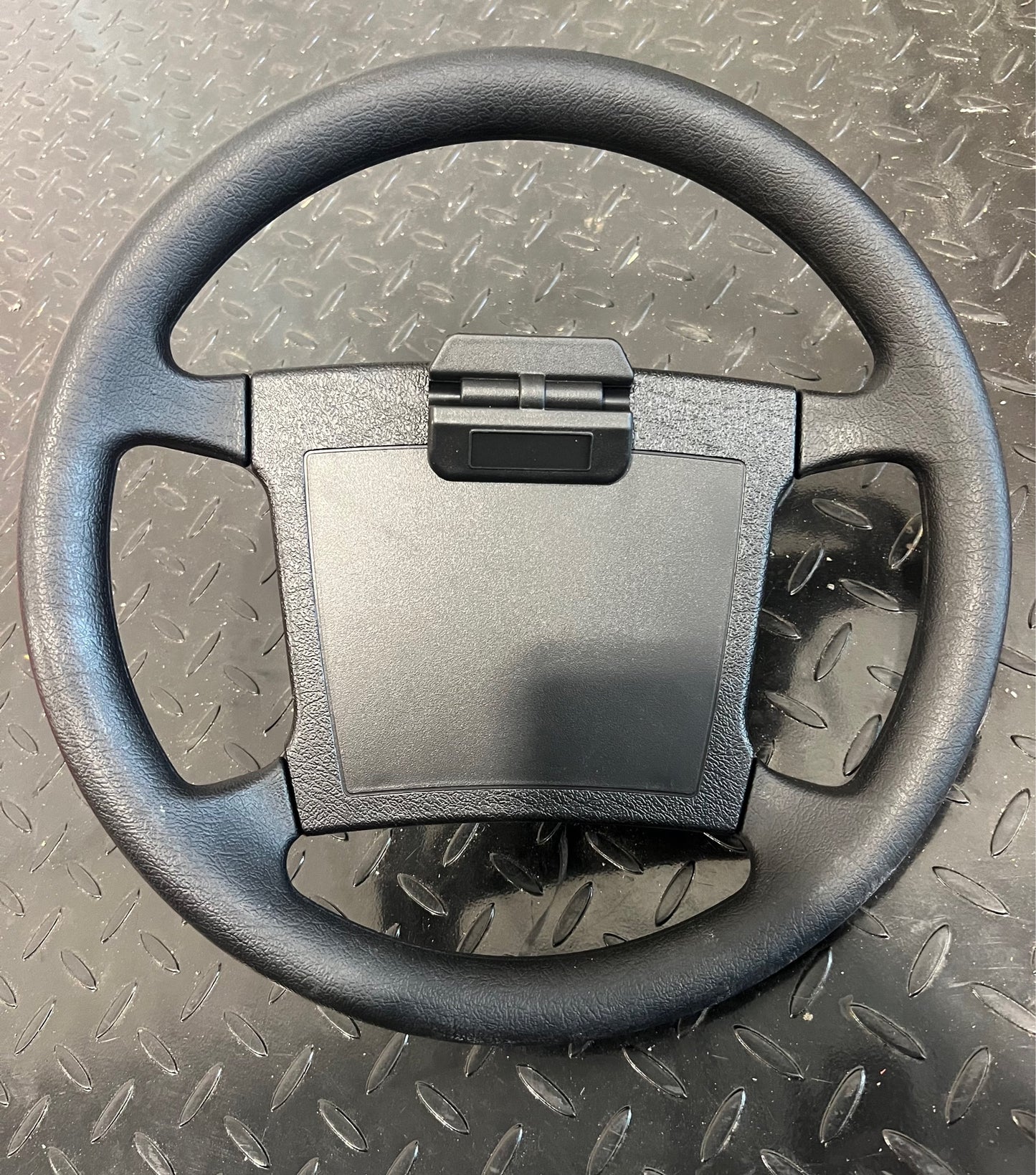 STEERING WHEEL, W/SCORECARD HOLDER, UNIVERSAL, FITS ALL VIVID EV MODELS