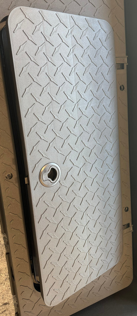 STORAGE DOOR, PEAK 4/6 PASSENGER