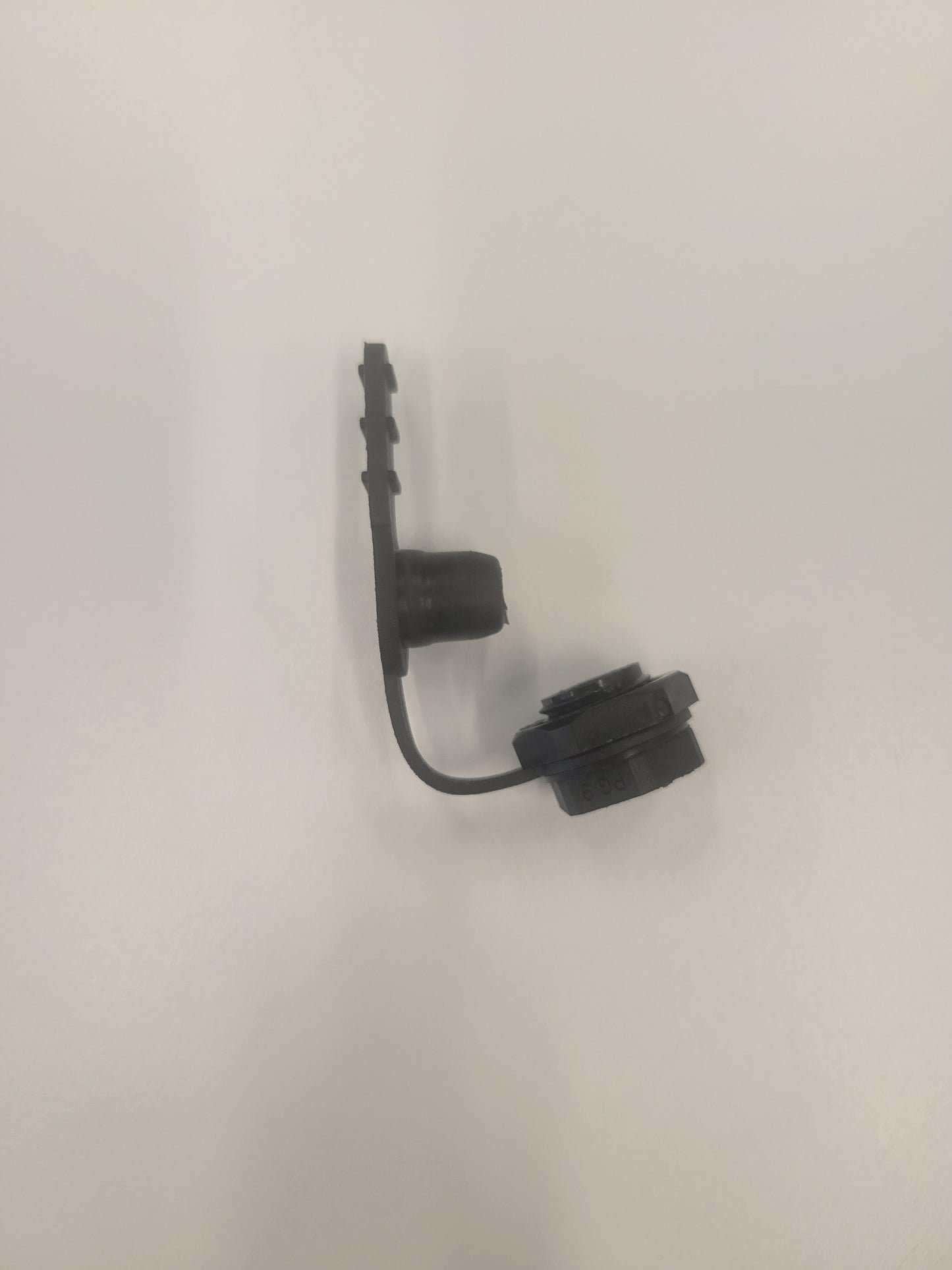 STORAGE BIN DRAIN PLUG - ANTHEM / PEAK