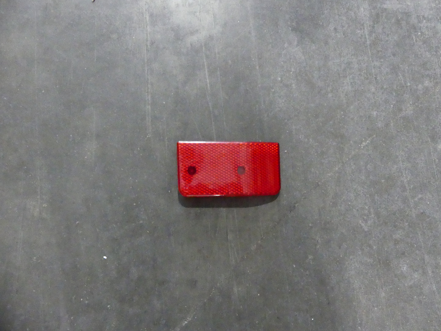 REFLECTOR, PASSENGER SIDE, REAR, V SERIES