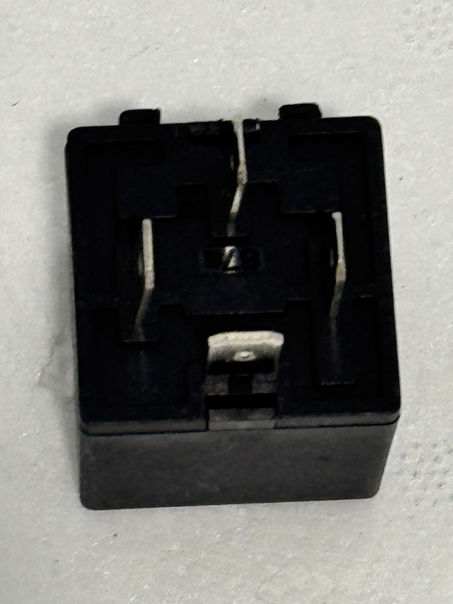 RELAY, LIGHTS, 4-PIN, V SERIES
