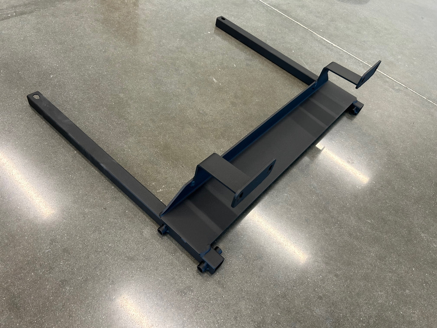 STANDING BOARD MOUNTING BRACKET, V4/V6