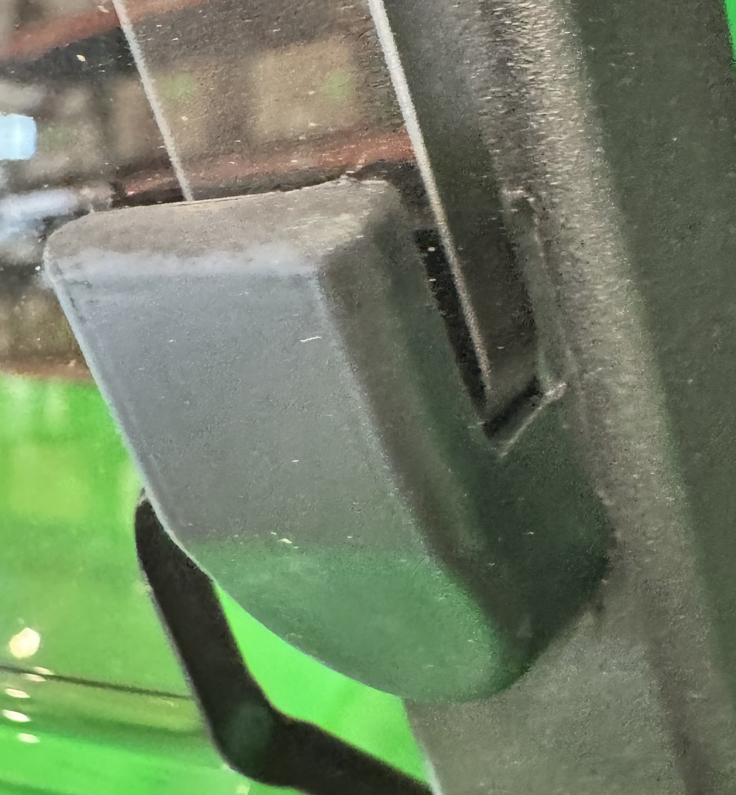 WINDSHIELD MOUNTING CLIP, LOWER, V SERIES
