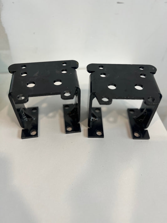 LIFT BRACKETS, REAR, V 4/6 PASSENGER, Pair
