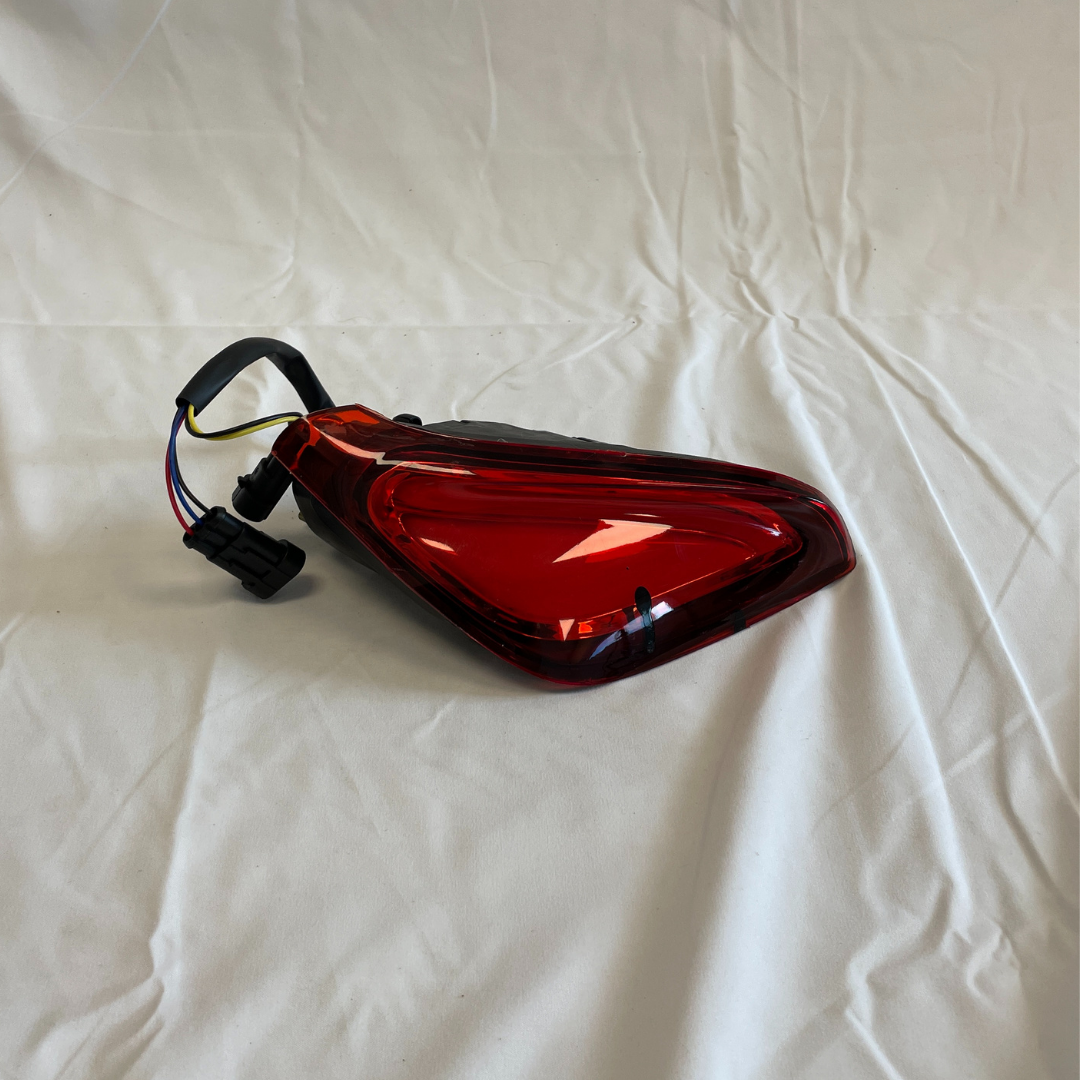 TAILLIGHT, PASSENGER SIDE, V